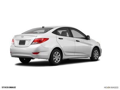 hyundai accent 2012 white sedan gls gasoline 4 cylinders front wheel drive 6 speed automatic 47130