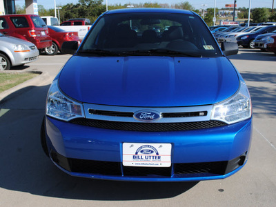 ford focus 2011 blue flame sedan se gasoline 4 cylinders front wheel drive automatic 76205