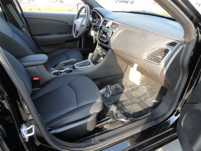 chrysler 200 2012 black sedan lx gasoline 4 cylinders front wheel drive automatic 60915
