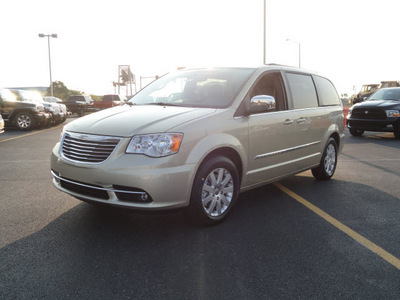 chrysler town and country 2012 white van touring l flex fuel 6 cylinders front wheel drive shiftable automatic 60915