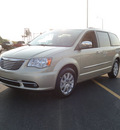 chrysler town and country 2012 white van touring l flex fuel 6 cylinders front wheel drive shiftable automatic 60915