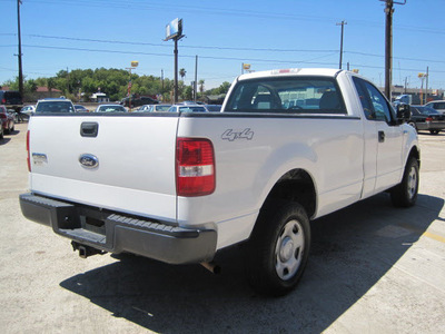 ford f 150 2005 white pickup truck xl gasoline 8 cylinders 4 wheel drive automatic 77037