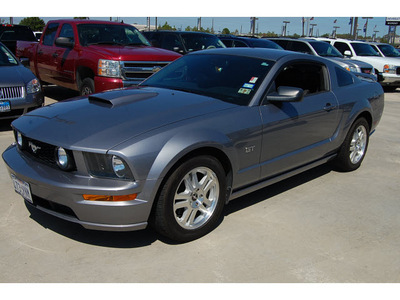 ford mustang 2007 gray coupe gt deluxe gasoline 8 cylinders rear wheel drive automatic 77090