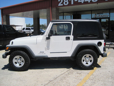 jeep wrangler 2003 white suv sport 6 cylinders automatic 77037