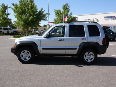 jeep liberty 2007 silver suv sport gasoline 6 cylinders 4 wheel drive 80126