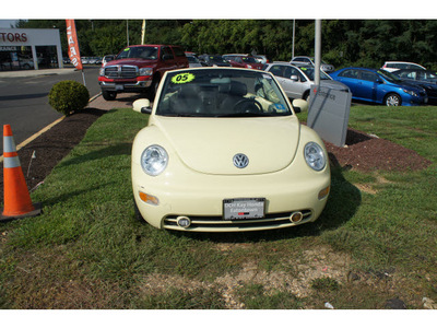 volkswagen new beetle 2005 beige gls gasoline 4 cylinders front wheel drive automatic 07724