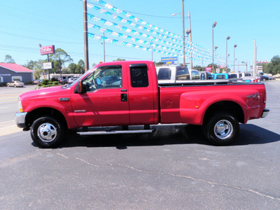 ford f 350 super duty 2004 red lariat diesel 8 cylinders 4 wheel drive automatic with overdrive 32401
