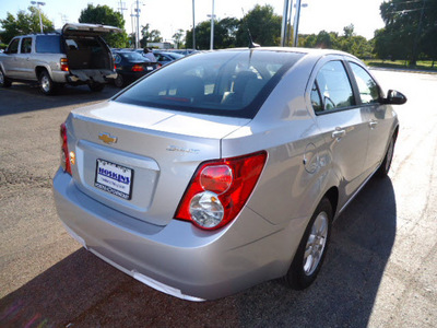 chevrolet sonic 2012 silver sedan ls gasoline 4 cylinders front wheel drive automatic 60007