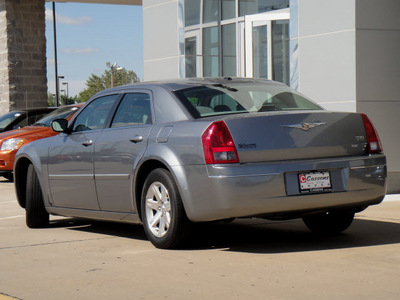 chrysler 300 2006 silver sedan touring gasoline 6 cylinders rear wheel drive automatic 62034