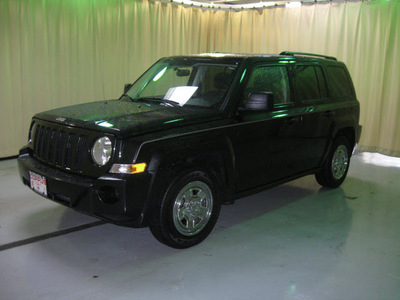 jeep patriot 2010 black suv sport gasoline 4 cylinders 2 wheel drive automatic 44883