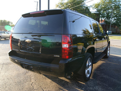 chevrolet suburban 2008 black suv ltz 1500 flex fuel 8 cylinders 4 wheel drive automatic 60115