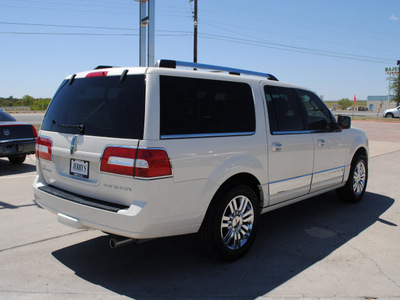 lincoln navigator l 2007 white suv gasoline 8 cylinders rear wheel drive automatic with overdrive 76087