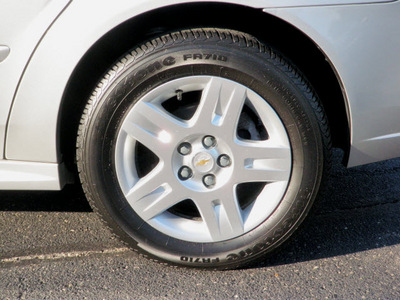 chevrolet malibu maxx 2007 silver hatchback lt gasoline 6 cylinders front wheel drive automatic 55124