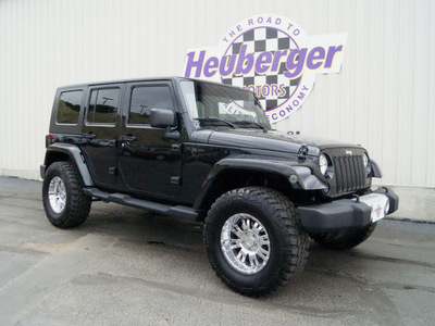 jeep wrangler 2010 black clearcoat suv unlimited sahara gasoline 6 cylinders 4 wheel drive automatic 80905