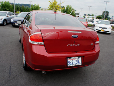 ford focus 2009 red sedan se gasoline 4 cylinders front wheel drive automatic with overdrive 98371