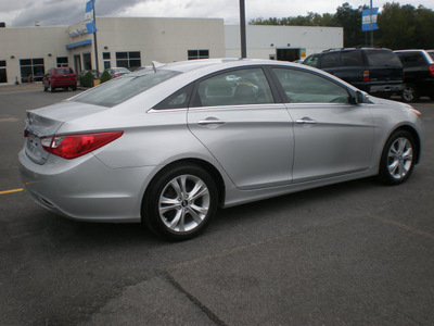 hyundai sonata 2011 silver sedan gasoline 4 cylinders front wheel drive automatic 13502