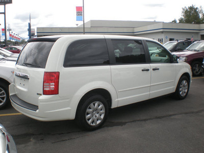 chrysler town country 2008 white van lx flex fuel 6 cylinders front wheel drive automatic 13502