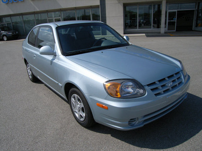 hyundai accent 2005 blue hatchback gt gasoline 4 cylinders front wheel drive 5 speed manual 46219