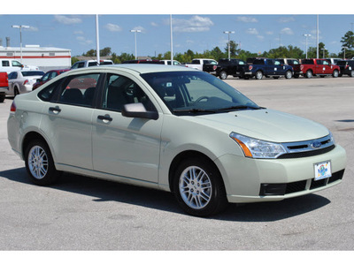 ford focus 2010 green sedan se gasoline 4 cylinders front wheel drive automatic with overdrive 77388