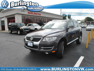 volkswagen touareg 2 2008 dk  gray suv vr6 fsi gasoline 6 cylinders all whee drive automatic 08016