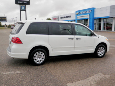 volkswagen routan 2010 white van s gasoline 6 cylinders front wheel drive automatic 56001