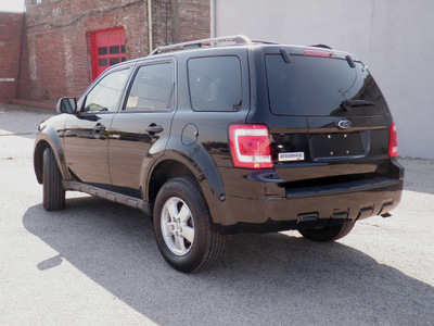 ford escape 2009 black suv xlt gasoline 4 cylinders front wheel drive automatic 61832