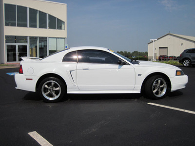 ford mustang 2000 white coupe gt gasoline v8 rear wheel drive automatic with overdrive 46410