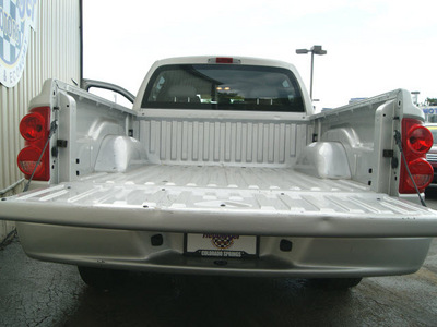 dodge dakota 2010 bright silver big horn gasoline 6 cylinders 4 wheel drive automatic 80905