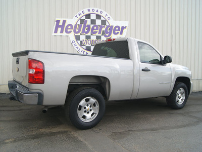 chevrolet silverado 1500 2008 beige pickup truck work truck gasoline 6 cylinders 2 wheel drive automatic 80905