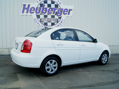 hyundai accent 2010 white sedan gls gasoline 4 cylinders front wheel drive automatic 80905