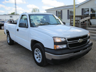 chevrolet silverado 1500 2007 white pickup truck gasoline 8 cylinders rear wheel drive automatic 77379