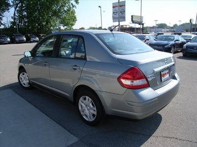 nissan versa 2010 lt  gray sedan 1 8 s gasoline 4 cylinders front wheel drive automatic 46219