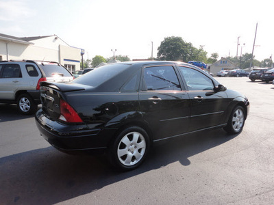 ford focus 2002 black sedan zts gasoline 4 cylinders front wheel drive automatic 45324