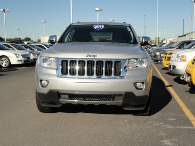 jeep grand cherokee 2011 silver suv limited gasoline 6 cylinders 4 wheel drive 5 speed automatic 60915