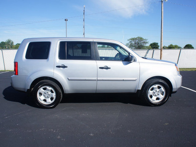 honda pilot 2011 silver suv lx gasoline 6 cylinders 4 wheel drive 5 speed automatic 47129