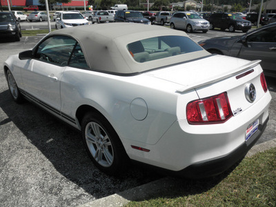 ford mustang 2010 white v6 gasoline 6 cylinders rear wheel drive automatic 34474