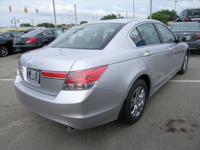 honda accord 2012 silver sedan gasoline 4 cylinders front wheel drive not specified 46219
