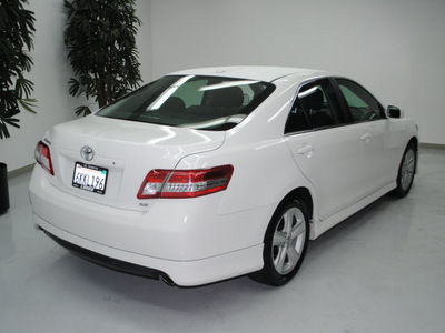 toyota camry 2010 white sedan se 4 cylinders front wheel drive automatic 91731