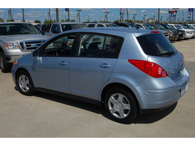 nissan versa 2010 blue hatchback 1 8 s gasoline 4 cylinders front wheel drive automatic 77090