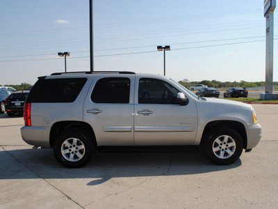 gmc yukon 2009 silver suv gasoline 8 cylinders 2 wheel drive automatic 76087