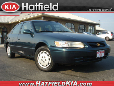 toyota camry 1998 green sedan le gasoline 4 cylinders front wheel drive automatic with overdrive 43228