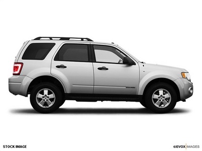 ford escape 2008 white suv xlt gasoline 4 cylinders front wheel drive not specified 28677