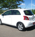 toyota yaris 2007 white hatchback gasoline 4 cylinders front wheel drive automatic 80504