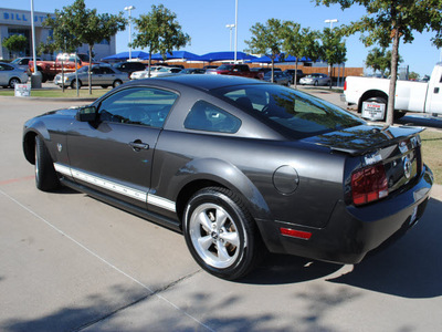 ford mustang 2009 grey coupe gasoline 6 cylinders rear wheel drive automatic 76205