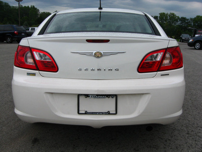 chrysler sebring 2008 white sedan touring flex fuel 6 cylinders front wheel drive automatic 45840