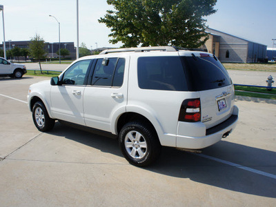 ford explorer 2010 white suv xlt gasoline 6 cylinders 2 wheel drive automatic with overdrive 76108