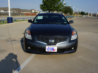 nissan altima 2008 dk  gray coupe 3 5 se gasoline 6 cylinders front wheel drive 6 speed manual 76108