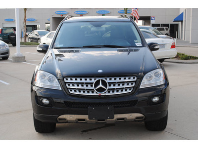 mercedes benz m class 2007 black suv ml500 gasoline 8 cylinders all whee drive automatic 77065