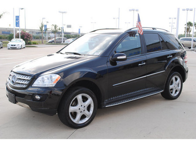 mercedes benz m class 2007 black suv ml500 gasoline 8 cylinders all whee drive automatic 77065