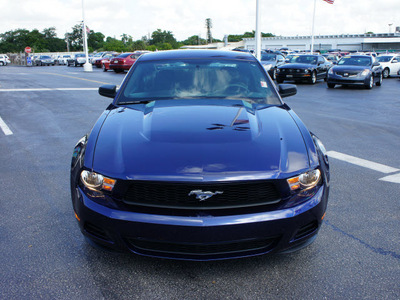 ford mustang 2010 dk  blue coupe v6 gasoline 6 cylinders rear wheel drive automatic 33021